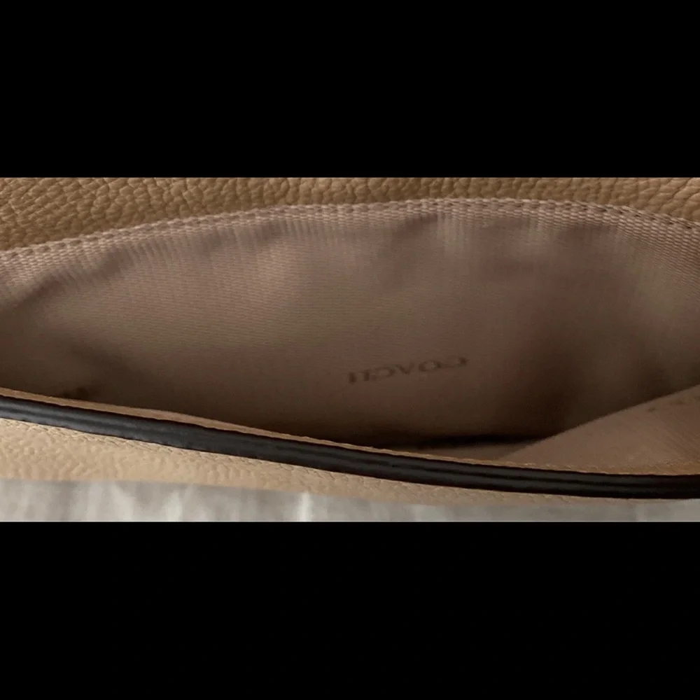 Coach - Picture 4 of 12